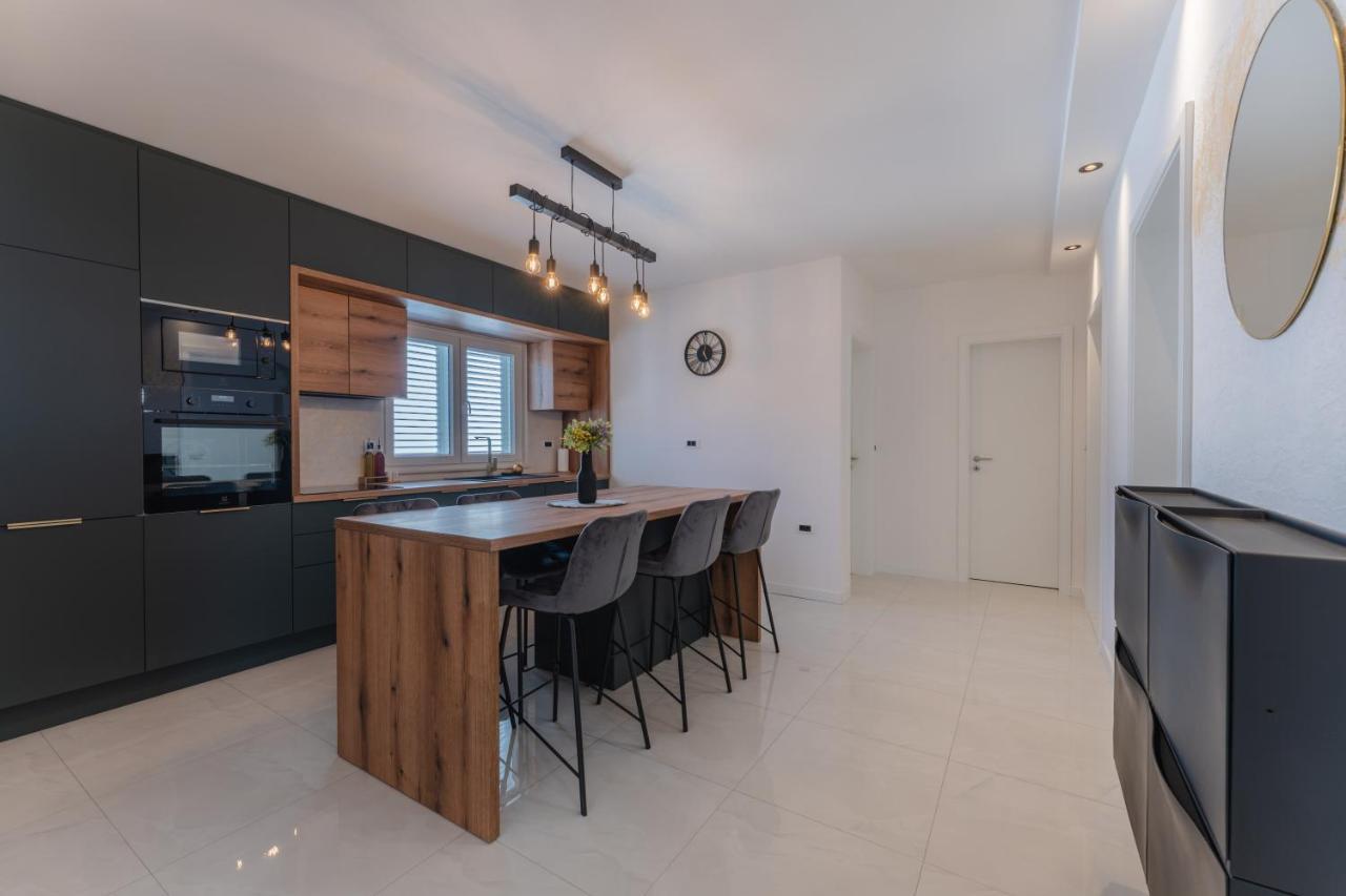 Apartment Glamorous Getaway ซาดาร์ ภายนอก รูปภาพ
