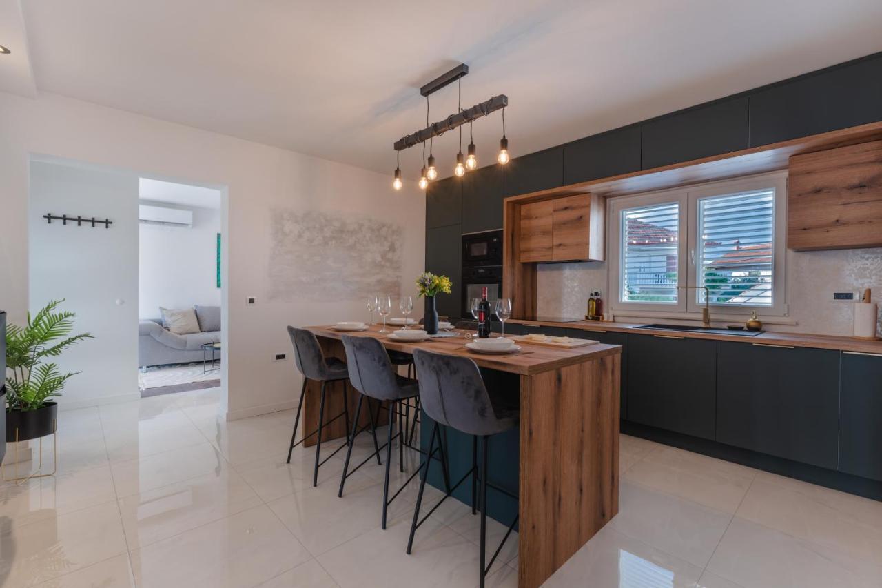 Apartment Glamorous Getaway ซาดาร์ ภายนอก รูปภาพ