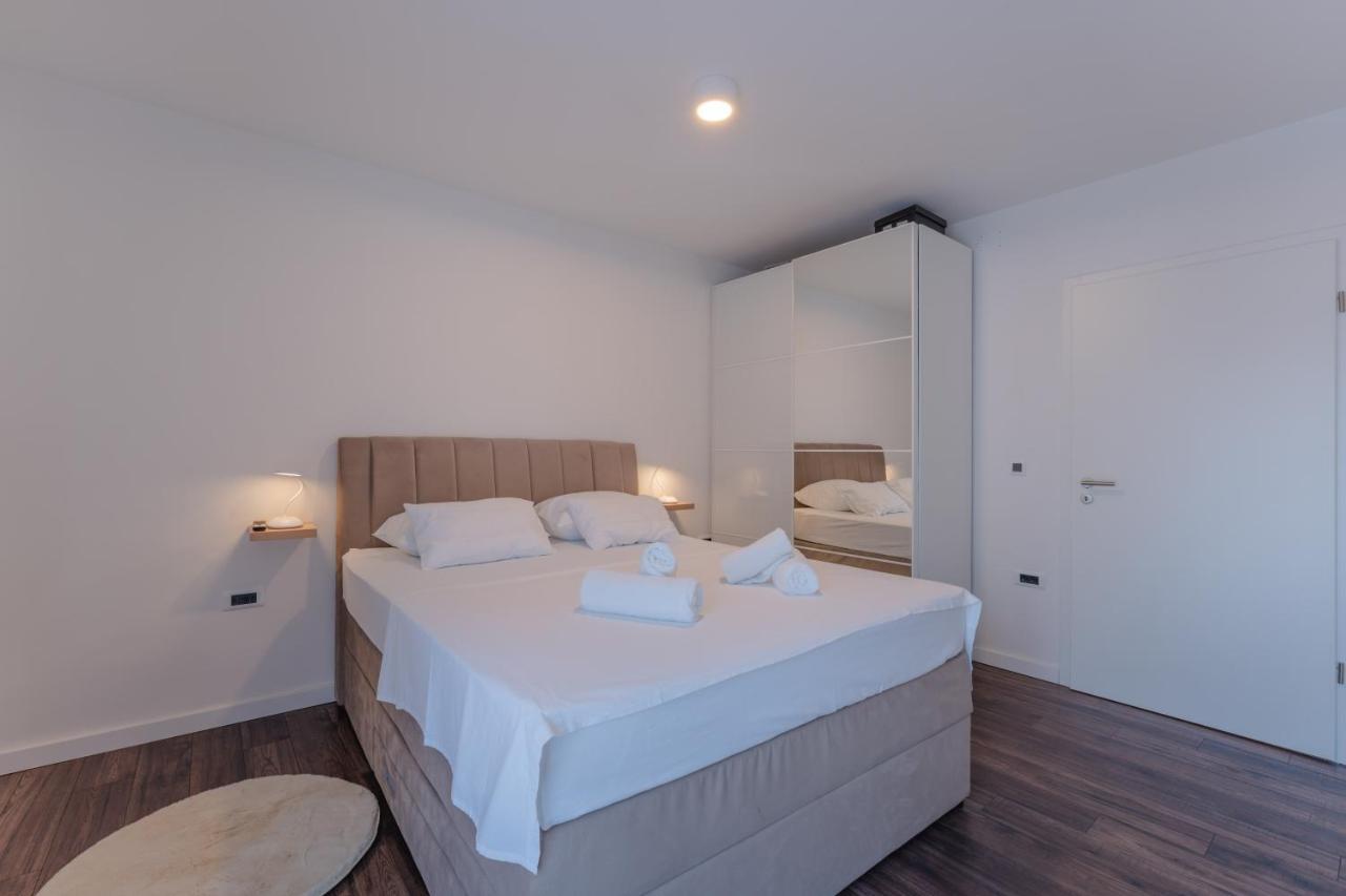 Apartment Glamorous Getaway ซาดาร์ ภายนอก รูปภาพ