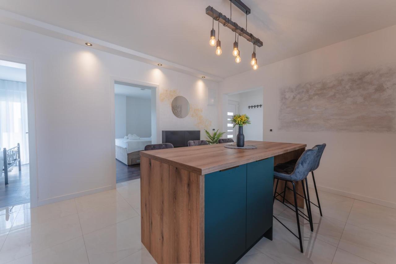 Apartment Glamorous Getaway ซาดาร์ ภายนอก รูปภาพ
