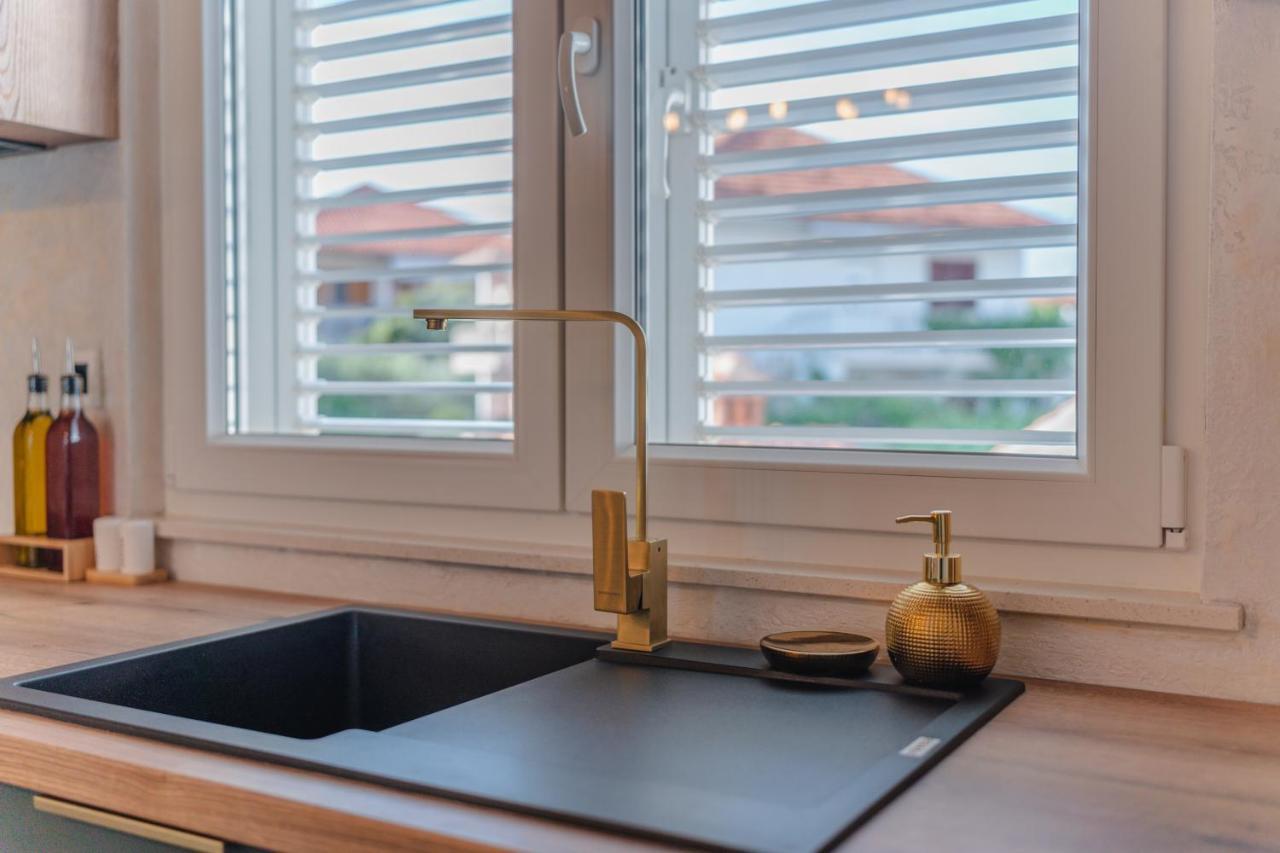Apartment Glamorous Getaway ซาดาร์ ภายนอก รูปภาพ